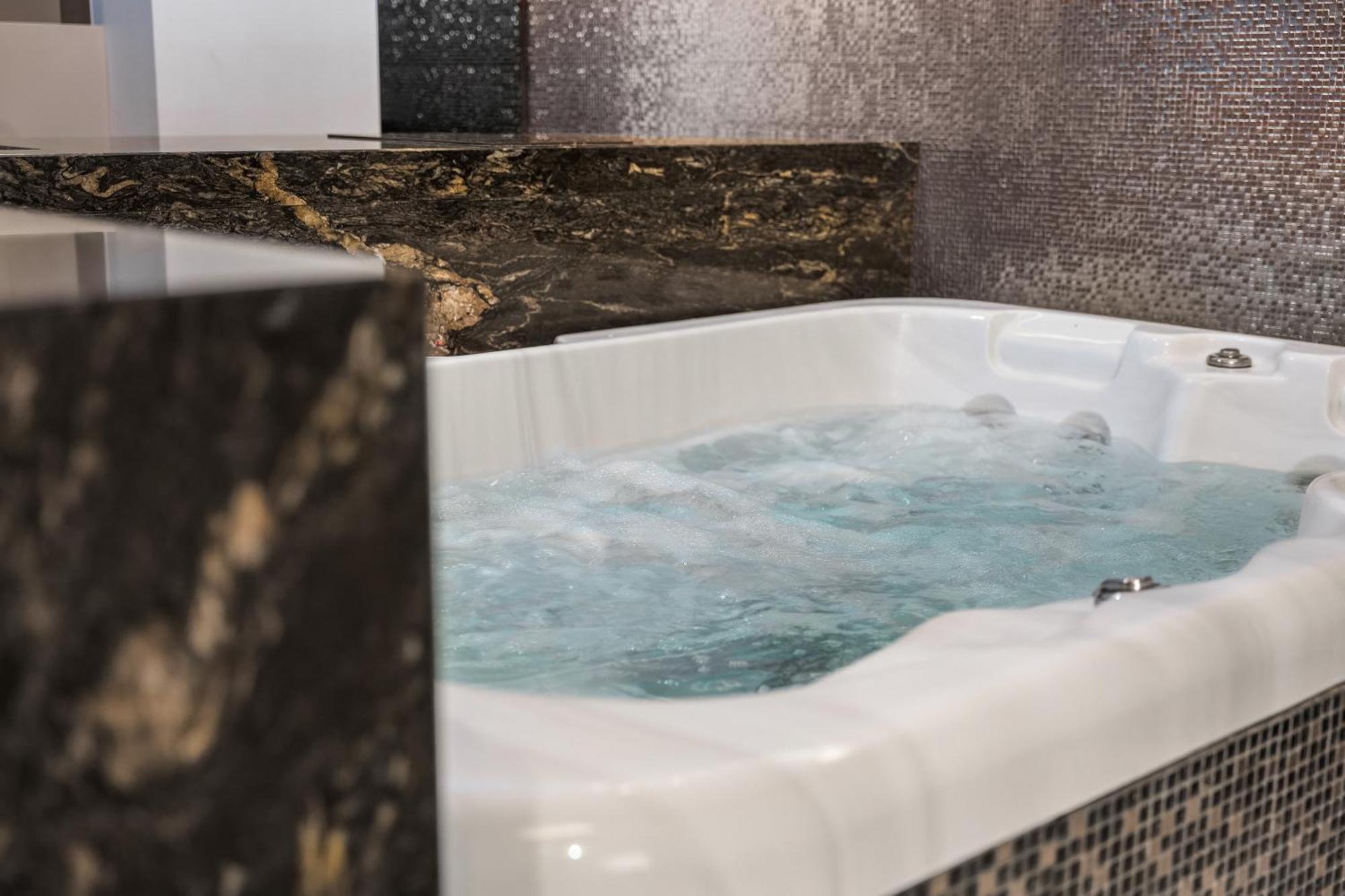Secret Lounge - Cozy Studio With Sauna And Jacuzzi 빌뉴스 외부 사진